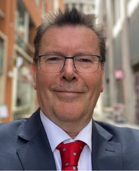 Dr. Rupert Holms